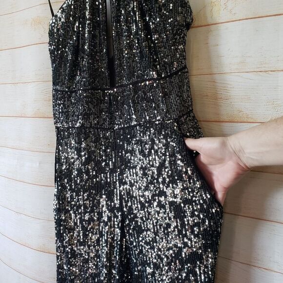 Maeve Sequin Halter Cutout Sexy Stretchy Jumpsuit Black Silver Women's Size 6 - Picture 9 of 16